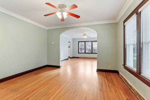 556 E 12th St, Lockport, IL 60441 photo 5