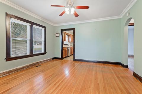 556 E 12th St, Lockport, IL 60441 photo 4
