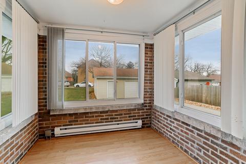 556 E 12th St, Lockport, IL 60441 photo 8
