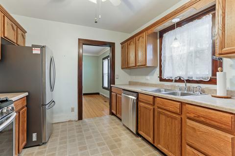 556 E 12th St, Lockport, IL 60441 photo 6