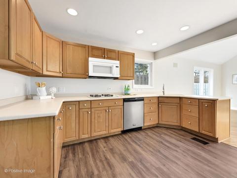 512 Parkway Dr, Wheaton, IL 60187 photo 6