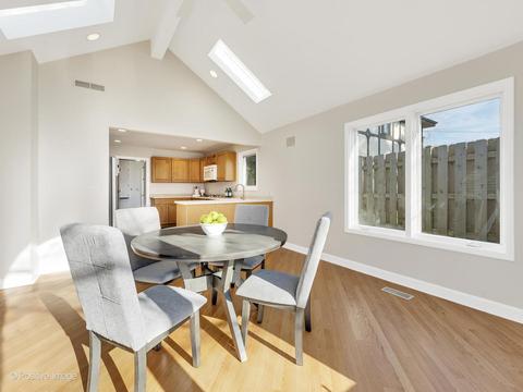 512 Parkway Dr, Wheaton, IL 60187 photo 9