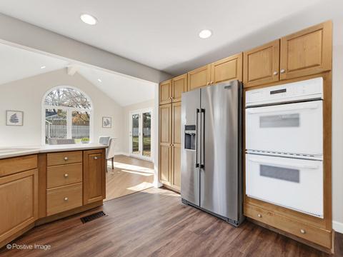 512 Parkway Dr, Wheaton, IL 60187 photo 7