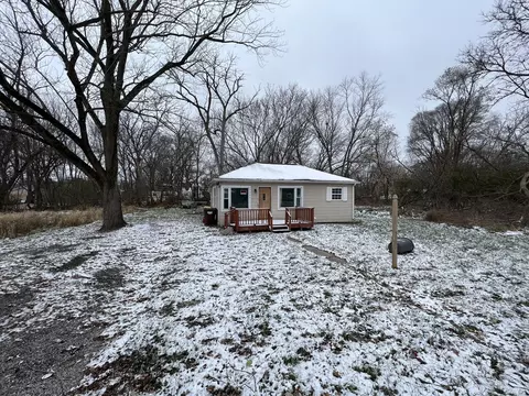 3305 S Woods Ave, Mchenry, IL 60051 photo 1