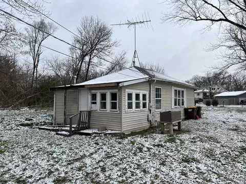 3305 S Woods Ave, Mchenry, IL 60051 photo 4