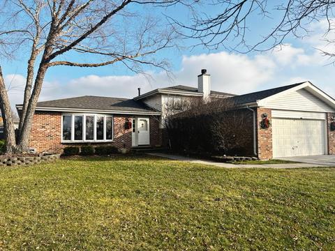 16745 W Sioux Dr, Lockport, IL 60441