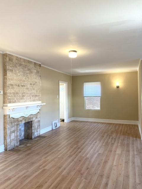 558 E Cass St, Joliet, IL 60432 photo 3