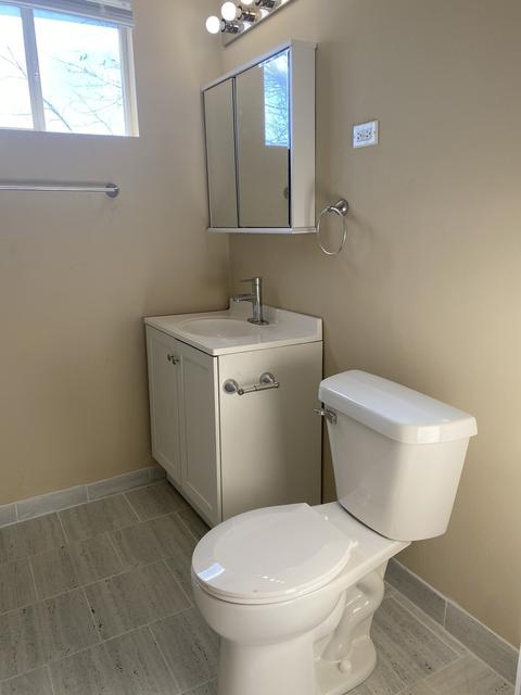 558 E Cass St, Joliet, IL 60432 photo 16
