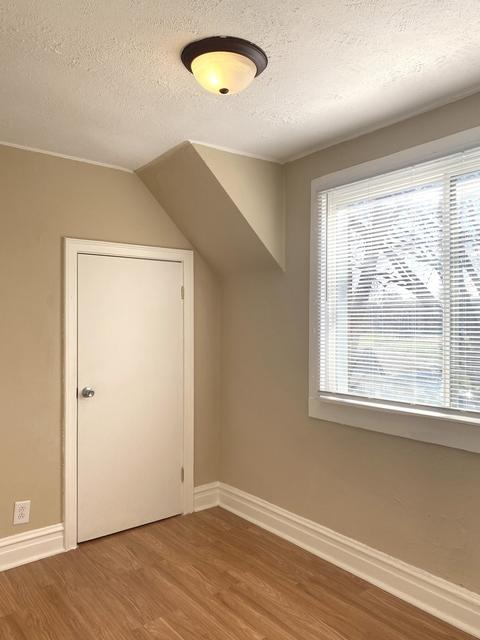 558 E Cass St, Joliet, IL 60432 photo 12