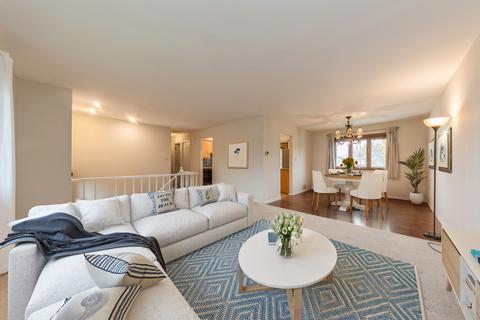 4142 Victoria Dr, Hoffman Estates, IL 60192 photo 4