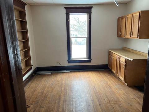 912 E Locust St, Bloomington, IL 61701 photo 9