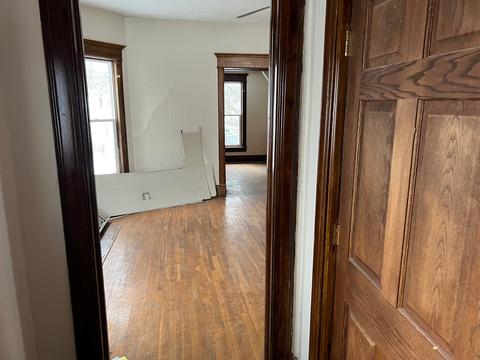 912 E Locust St, Bloomington, IL 61701 photo 2