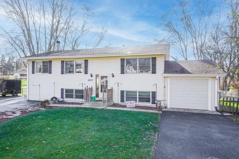 1107 Oakleaf Ave, Mchenry, IL 60051 photo 1