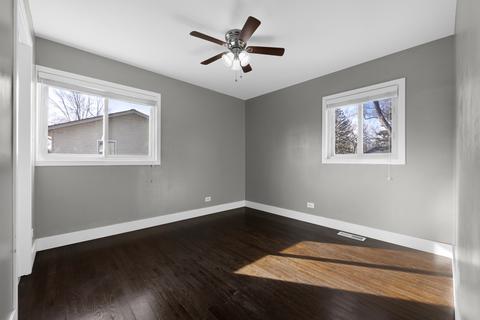 735 Maple Ln, Hoffman Estates, IL 60169 photo 9