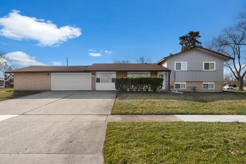 735 Maple Ln, Hoffman Estates, IL 60169 photo 1