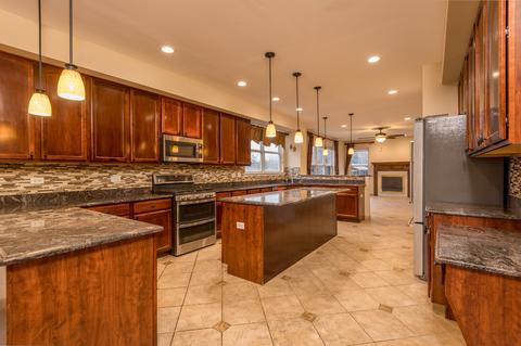 5277 Galloway Dr, Hoffman Estates, IL 60192 photo 4