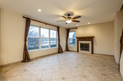 5277 Galloway Dr, Hoffman Estates, IL 60192 photo 8