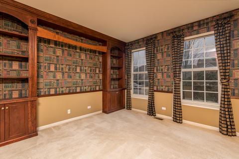 5277 Galloway Dr, Hoffman Estates, IL 60192 photo 14