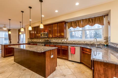 5277 Galloway Dr, Hoffman Estates, IL 60192 photo 6