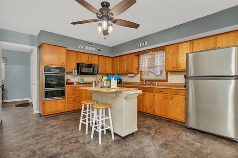 119 Davis St, Seneca, IL 61360 photo 8