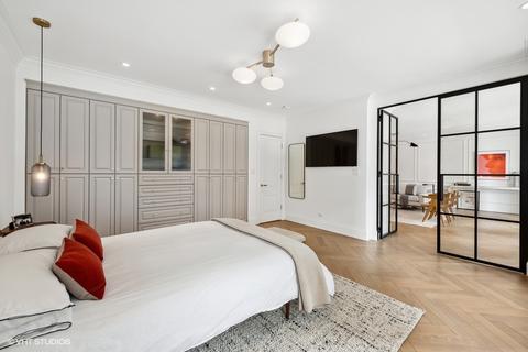 257 E Delaware Pl #2BD, Chicago, IL 60611 photo 17