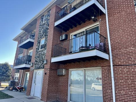 8302 W 47th St #11, Lyons, IL 60534 photo 2