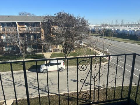 8302 W 47th St #11, Lyons, IL 60534 photo 3