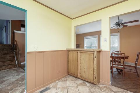 132 E Sherman St, Bartlett, IL 60103 photo 8