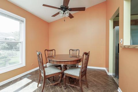 132 E Sherman St, Bartlett, IL 60103 photo 6