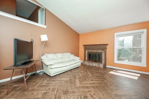 132 E Sherman St, Bartlett, IL 60103 photo 3