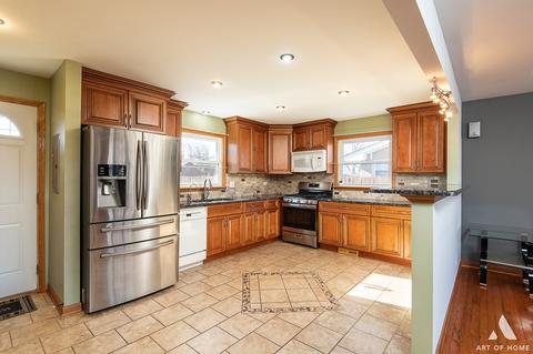 7819 W 74th Pl, Bridgeview, IL 60455 photo 5