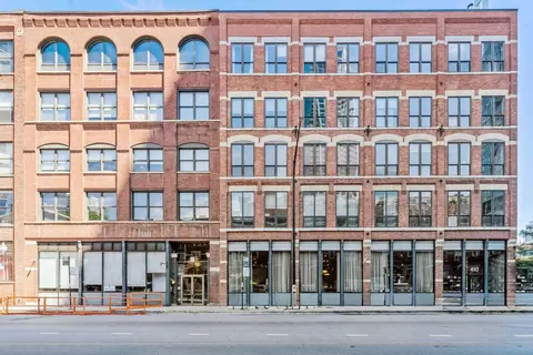 420 W Grand Ave #1A, Chicago, IL 60654