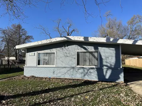 8 Sangamon Ct, Park Forest, IL 60466