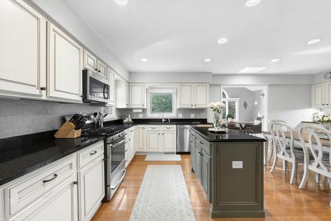7 Pepperidge Rd, Naperville, IL 60540 photo 4