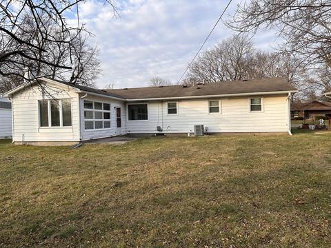 655 E Grant St, Watseka, IL 60970 photo 15