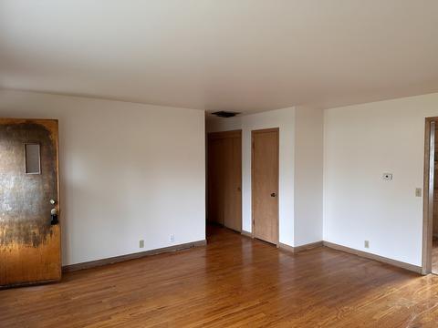 655 E Grant St, Watseka, IL 60970 photo 4