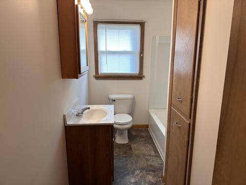 655 E Grant St, Watseka, IL 60970 photo 11