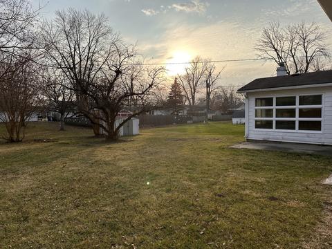 655 E Grant St, Watseka, IL 60970 photo 14