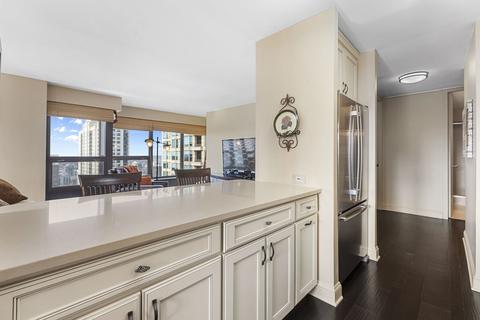 30 E Huron St #4404, Chicago, IL 60611 photo 9
