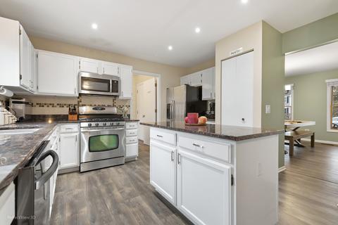 2001 Madison Ave, Gurnee, IL 60031 photo 4