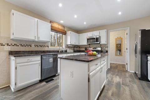 2001 Madison Ave, Gurnee, IL 60031 photo 6