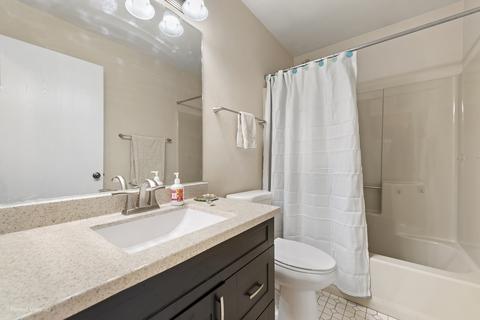2001 Madison Ave, Gurnee, IL 60031 photo 17