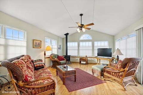1409 Willow Ln, Harvard, IL 60033 photo 9
