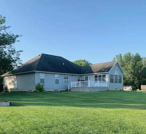 1409 Willow Ln, Harvard, IL 60033 photo 4