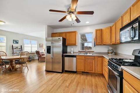 1409 Willow Ln, Harvard, IL 60033 photo 8