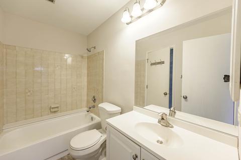 1081 Devonshire Ave, Naperville, IL 60540 photo 6