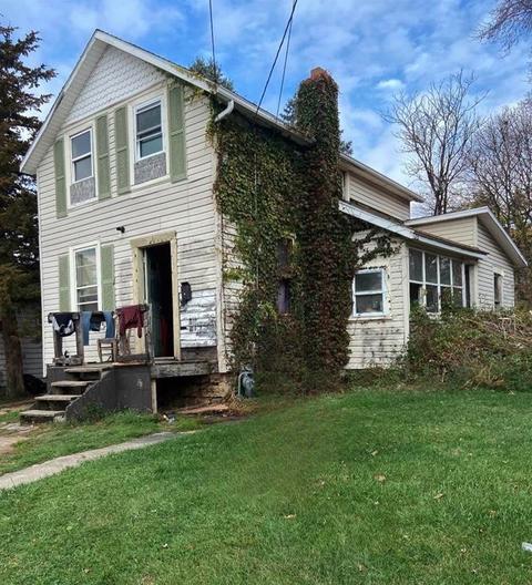811 S Chicago Ave, Freeport, IL 61032