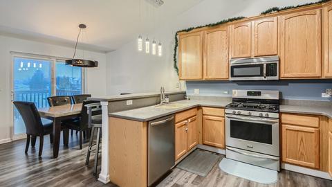 1853 Waters Edge Dr, Minooka, IL 60447 photo 2