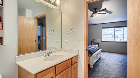 1853 Waters Edge Dr, Minooka, IL 60447 photo 5