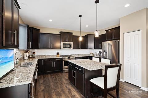 161 Hedgerow Dr, Elgin, IL 60124 photo 8